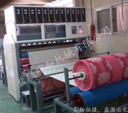 超聲波復(fù)合機(jī)使用現(xiàn)場